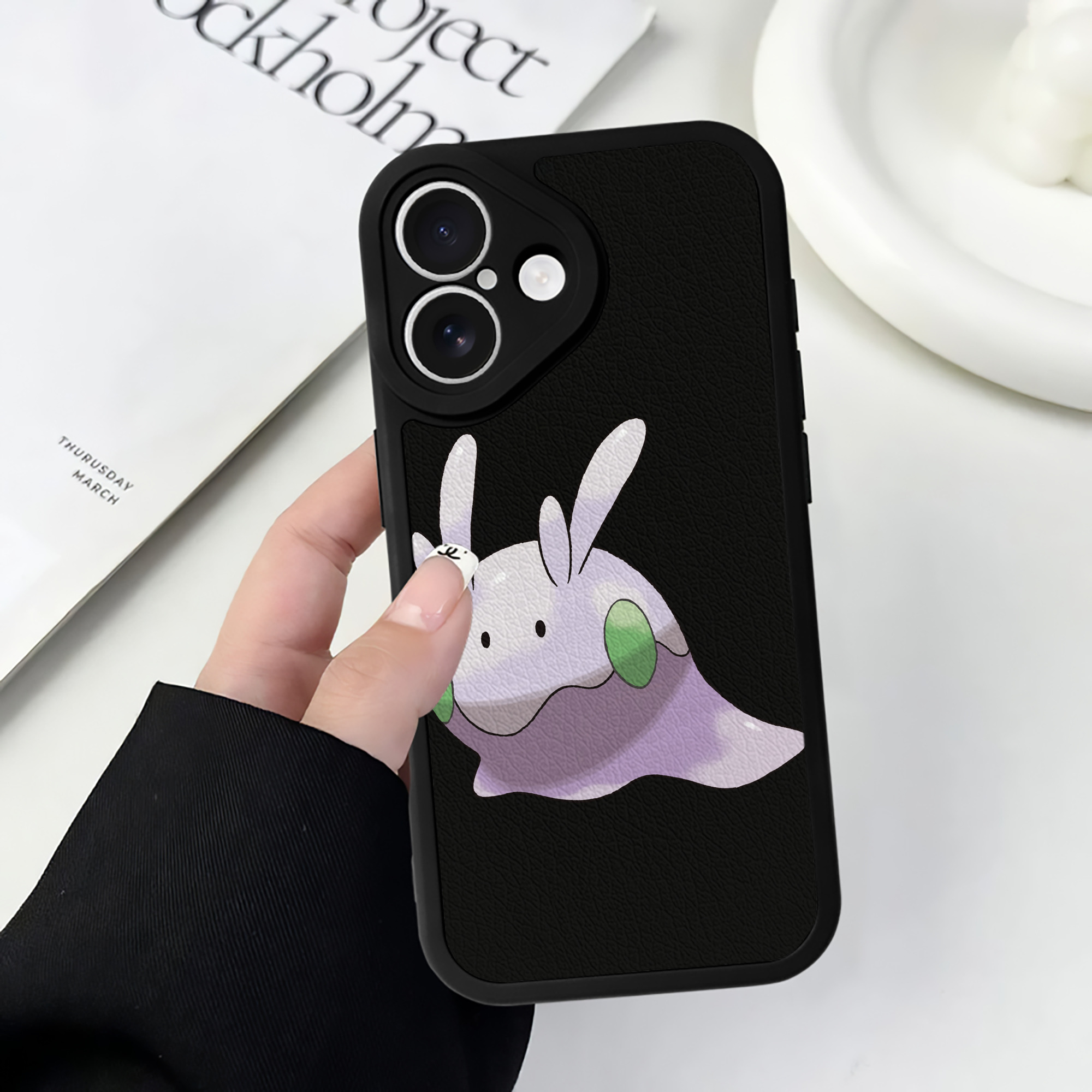 （画像用） ポケットモンスター Pokémon 【iPhone 16シリーズ対応】シリコンスマホケース（レザー調） 材質：シリコン